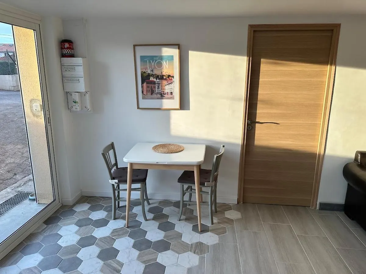 פזה Bel Appartement T2 Dans Maison צרפת